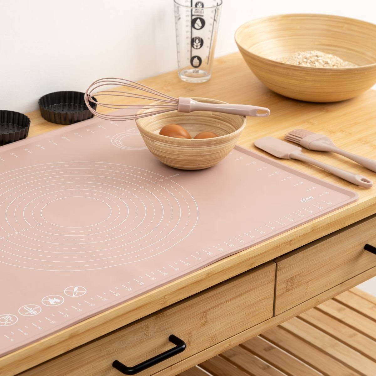 5FIVE SIMPLY SMART - ΣΗΜΑΝΤΙΚΟ: Σε περίπτωση διαφοράς τιμής από το κατάστημα ισχύει παντα και μόνο η τιμή του καταστήματος 5Five Βάση ζαχαροπλαστικής Σιλικόνης Pastel Pink 49,7x6