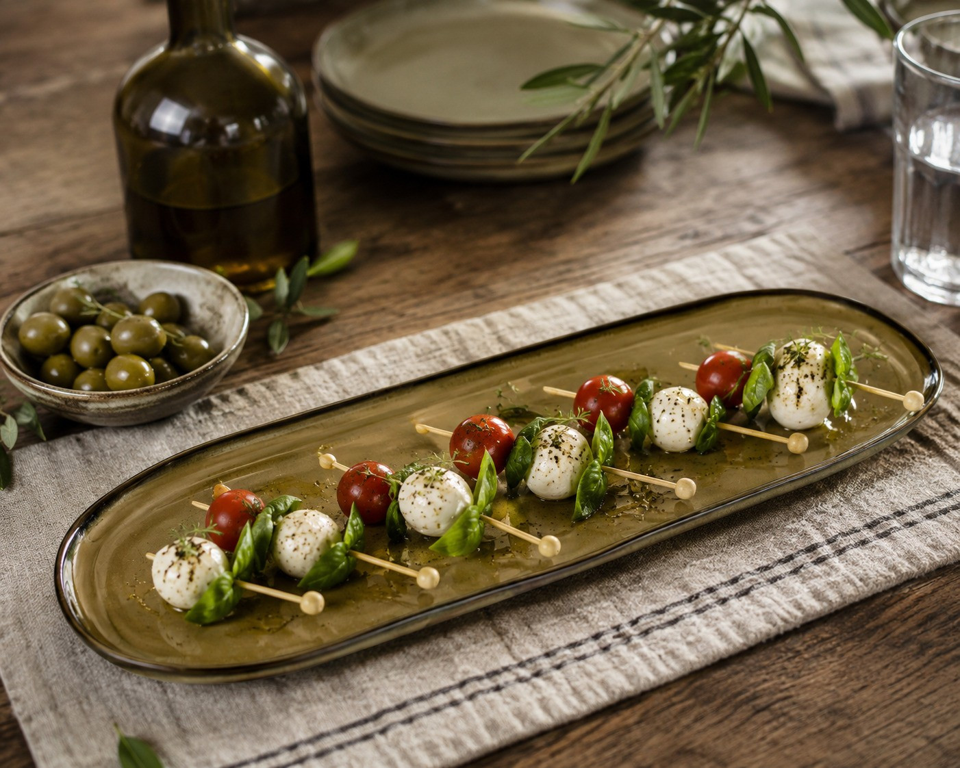 HOME FASHION ACCESSORIES - ΣΗΜΑΝΤΙΚΟ: Σε περίπτωση διαφοράς τιμής από το κατάστημα ισχύει παντα και μόνο η τιμή του καταστήματος HFA Πιατέλα Πορσελάνης Οβάλ Granite Glased Sand 50cm